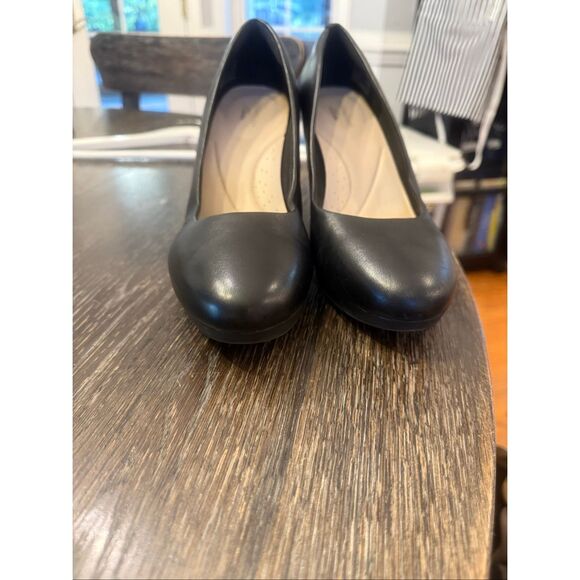 Collection by Clark’s Black Low Platform Heel sz 8.5 EUC - Picture 3 of 6